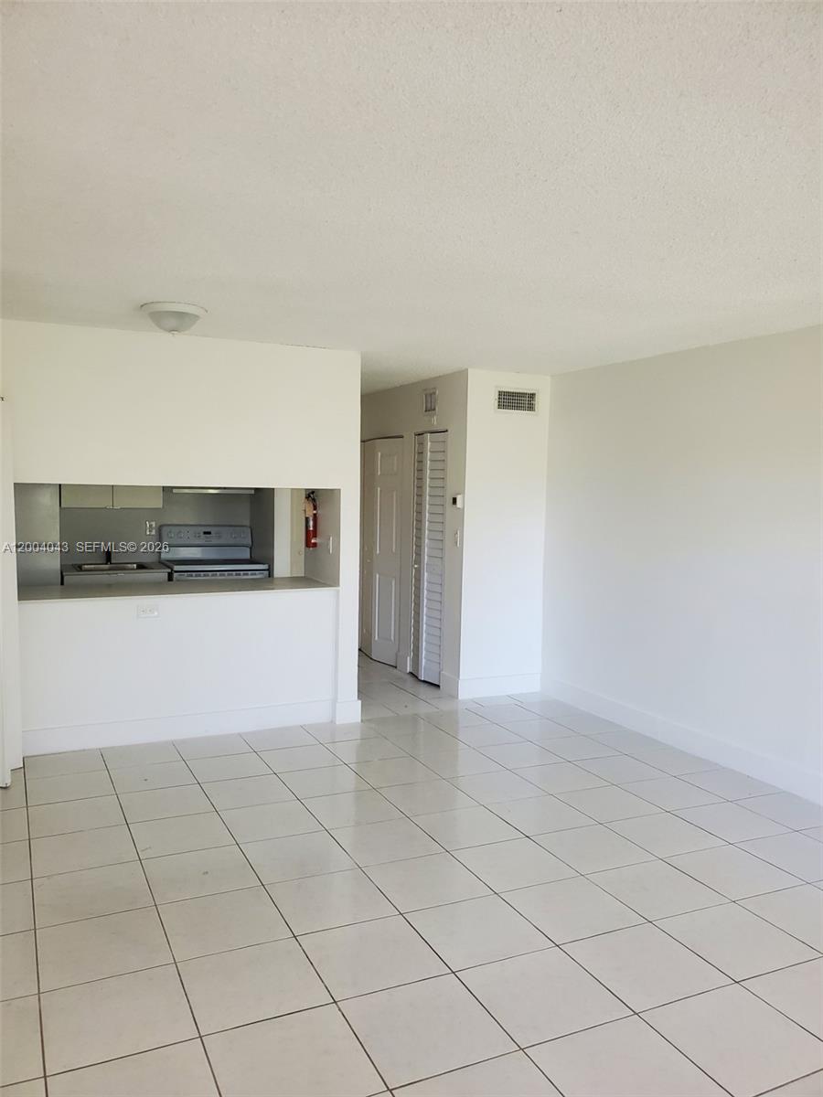 NEW WORLD CONDO APTS III - Residential Lease