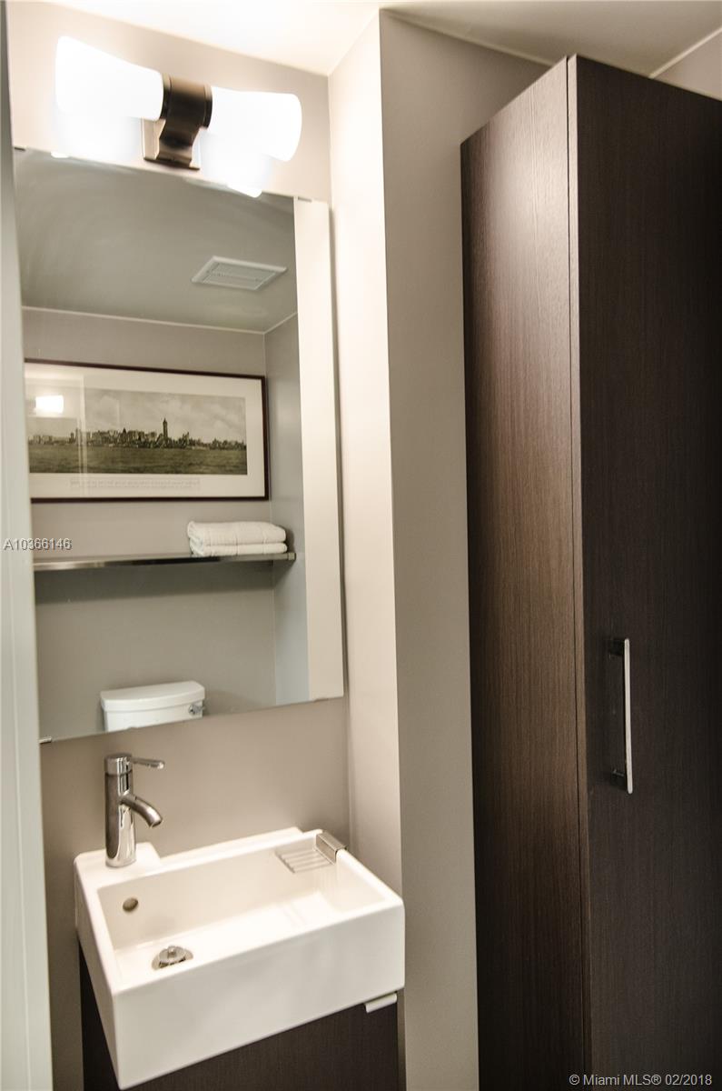 BAYLOFTS CONDO - Residential