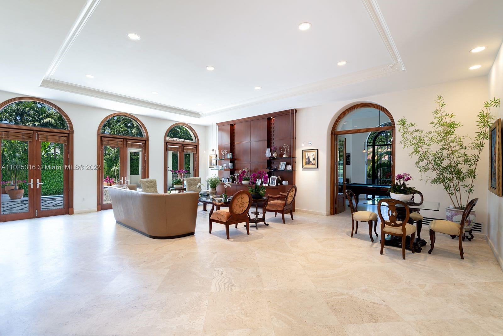 GOLDEN BEACH SEC C - Residential