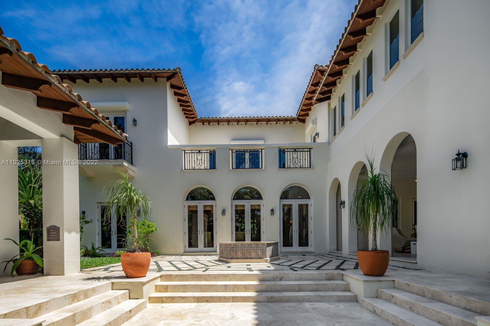 GOLDEN BEACH SEC C - Residential