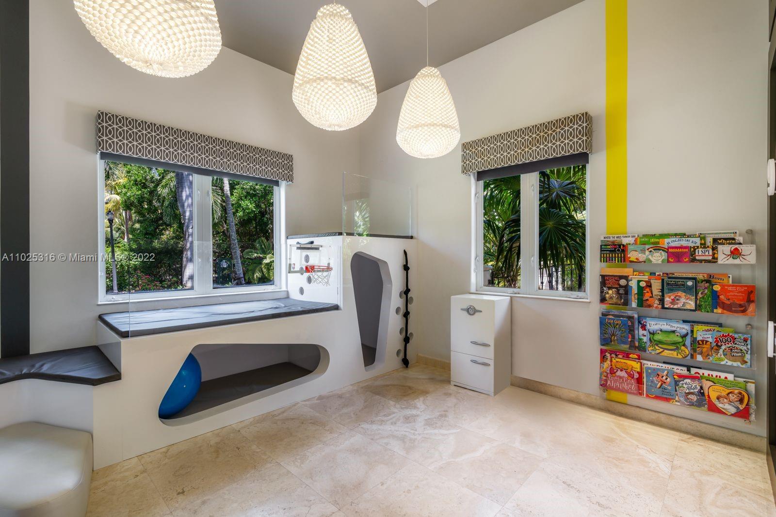 GOLDEN BEACH SEC C - Residential