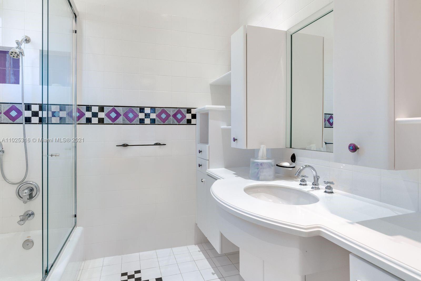 GOLDEN BEACH SEC C - Residential