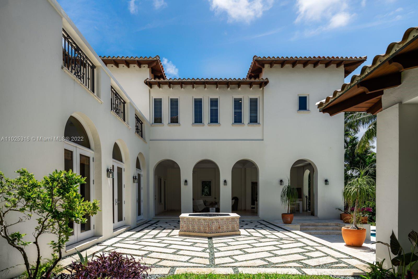 GOLDEN BEACH SEC C - Residential