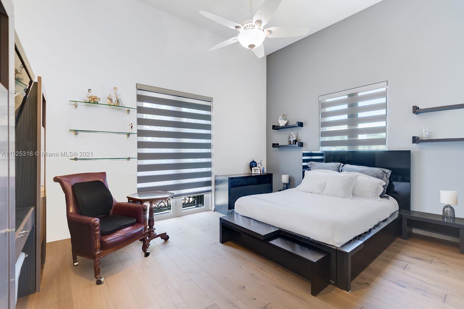 GOLDEN BEACH SEC C - Residential