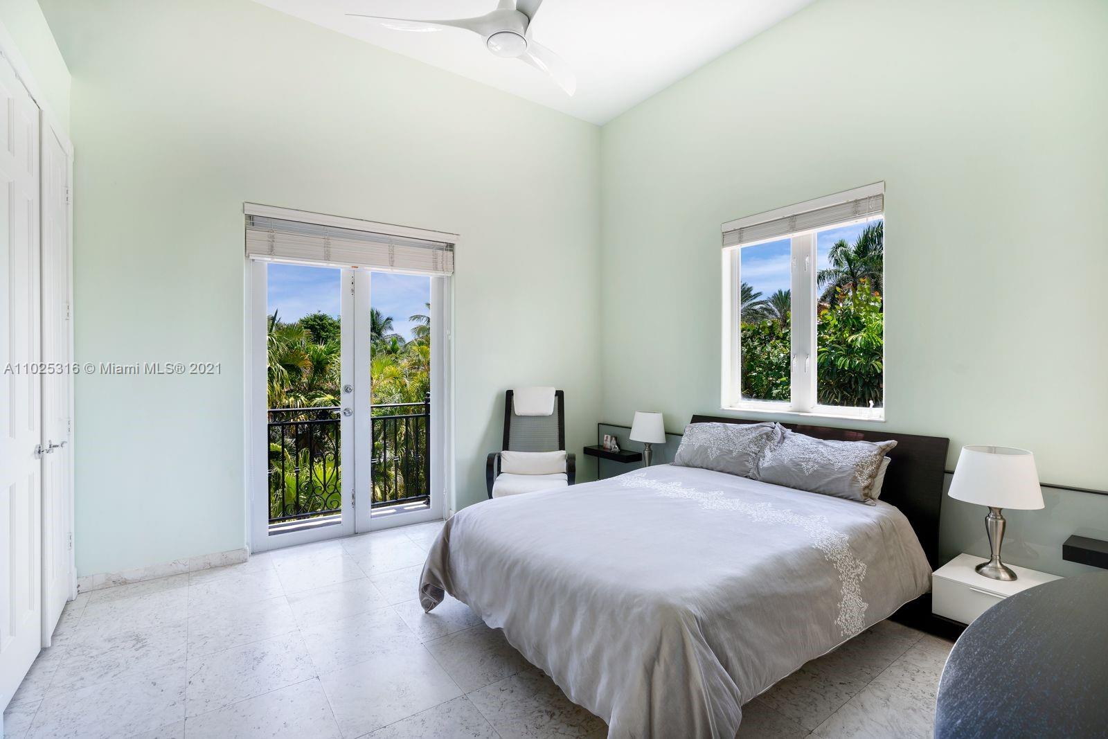 GOLDEN BEACH SEC C - Residential