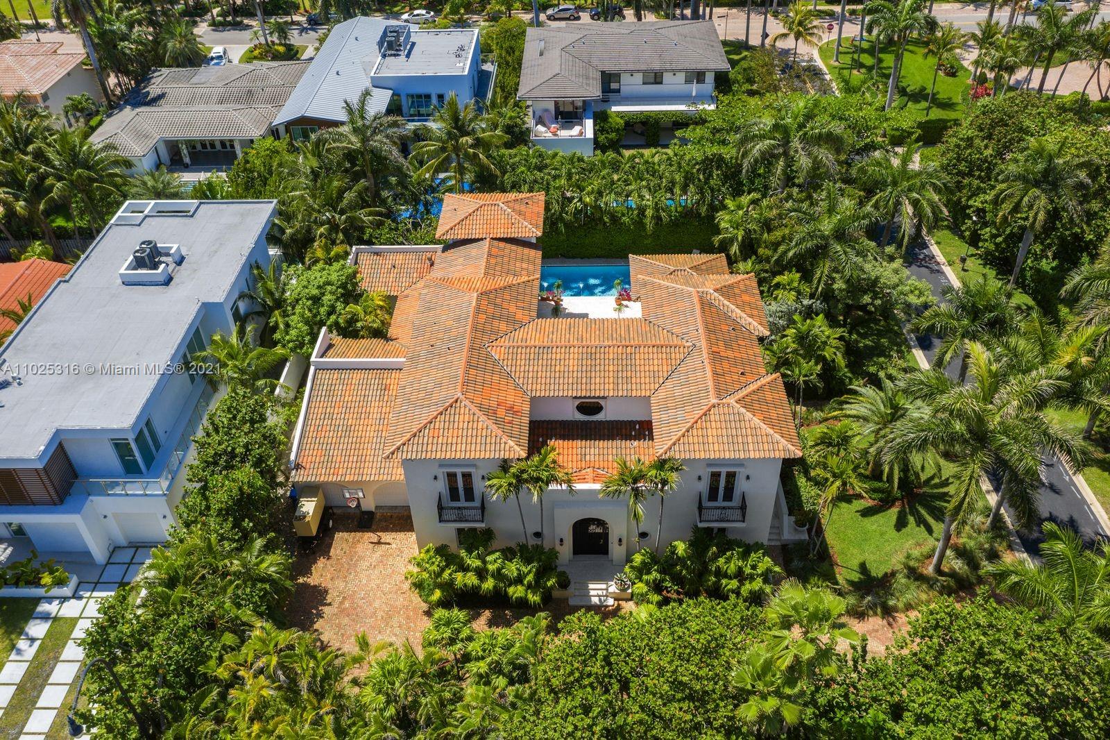 GOLDEN BEACH SEC C - Residential