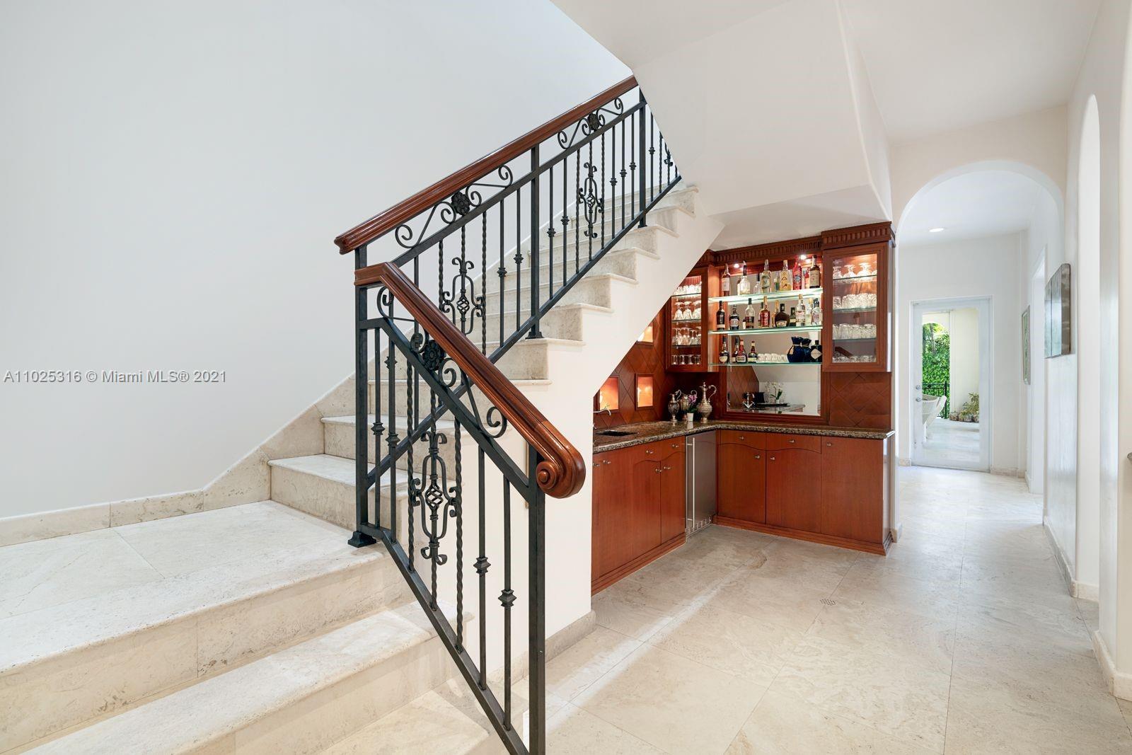 GOLDEN BEACH SEC C - Residential