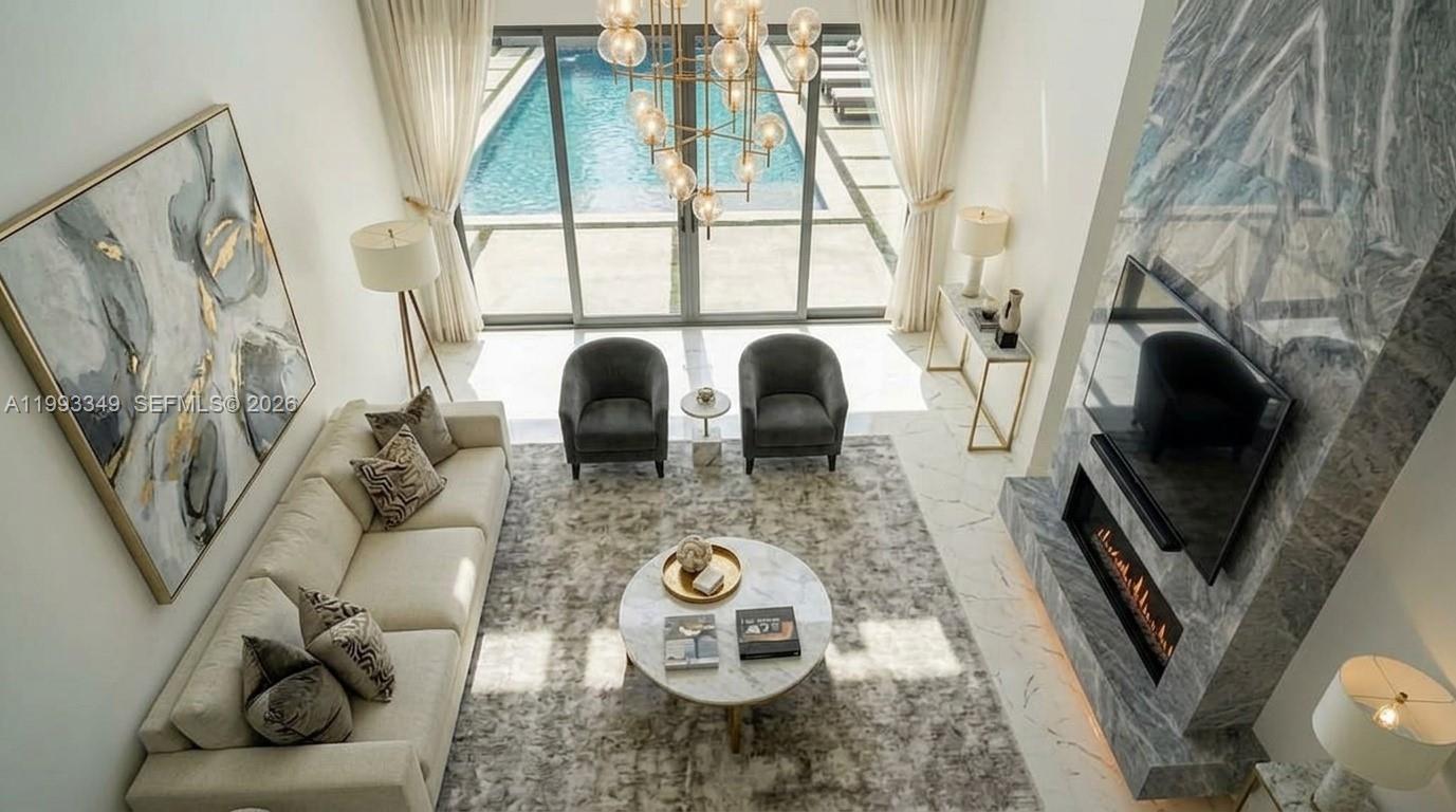 LLOYD ESTATES - Residential