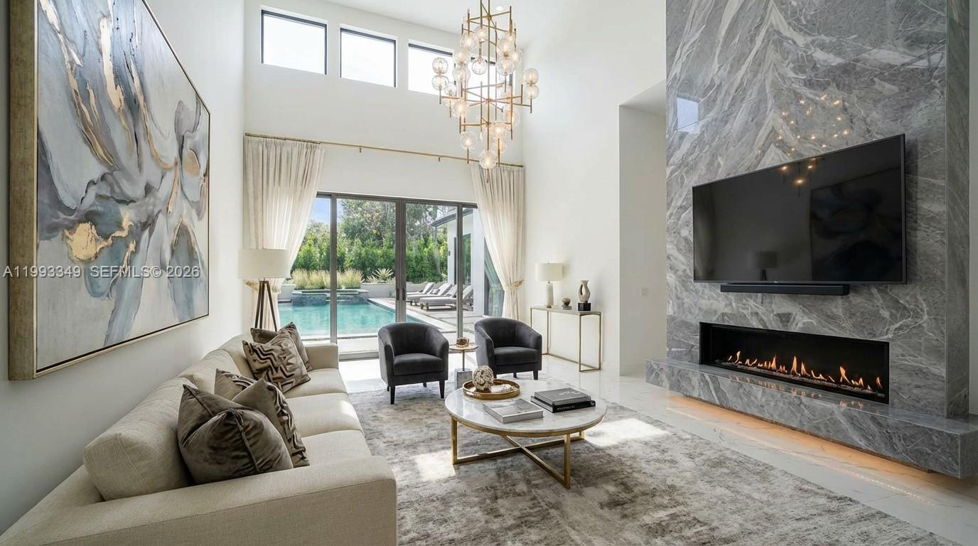 LLOYD ESTATES - Residential