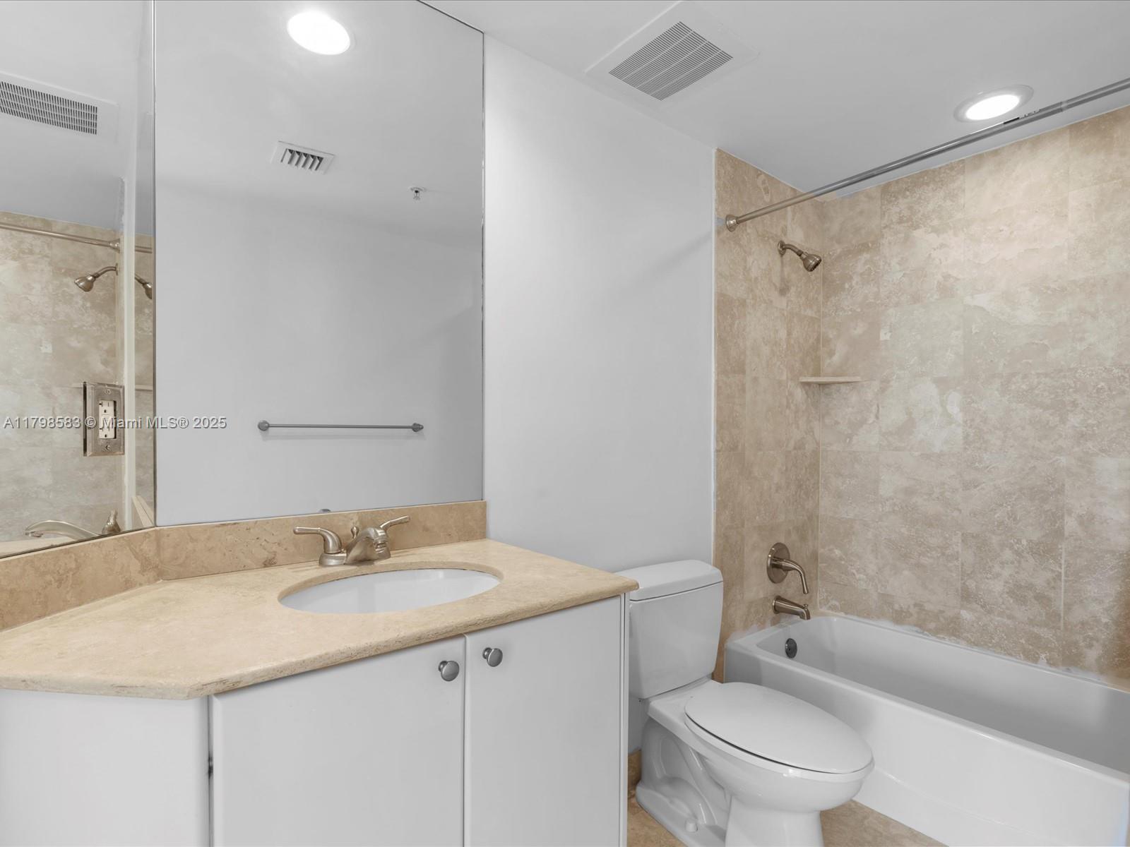 DUO CONDOMINIUM WEST - Residential