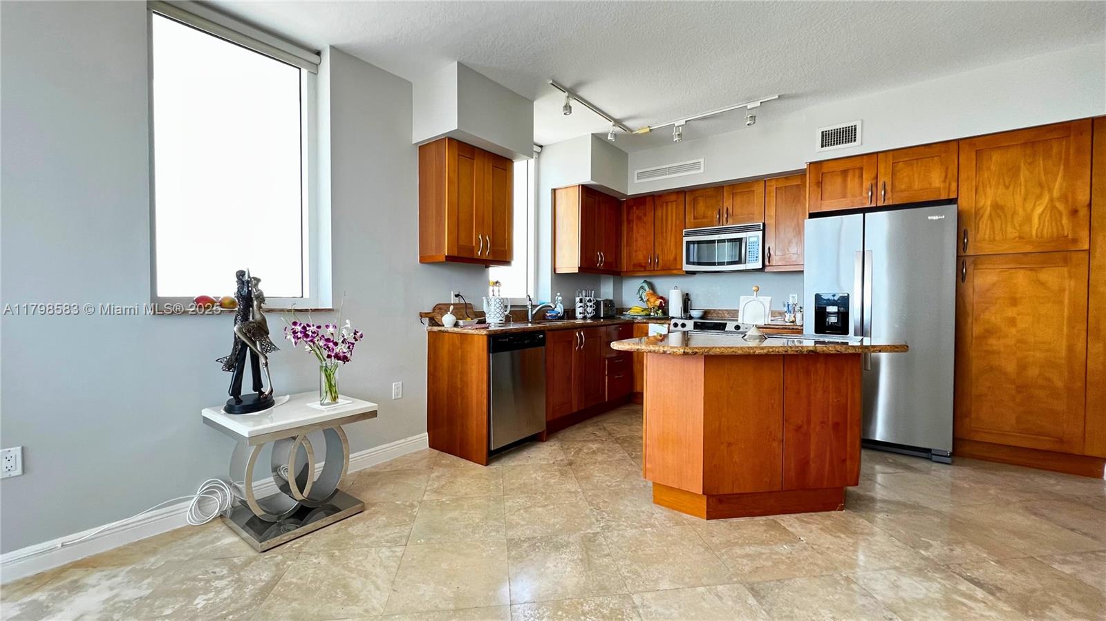 1745 E Hallandale Beach Blvd 2007W