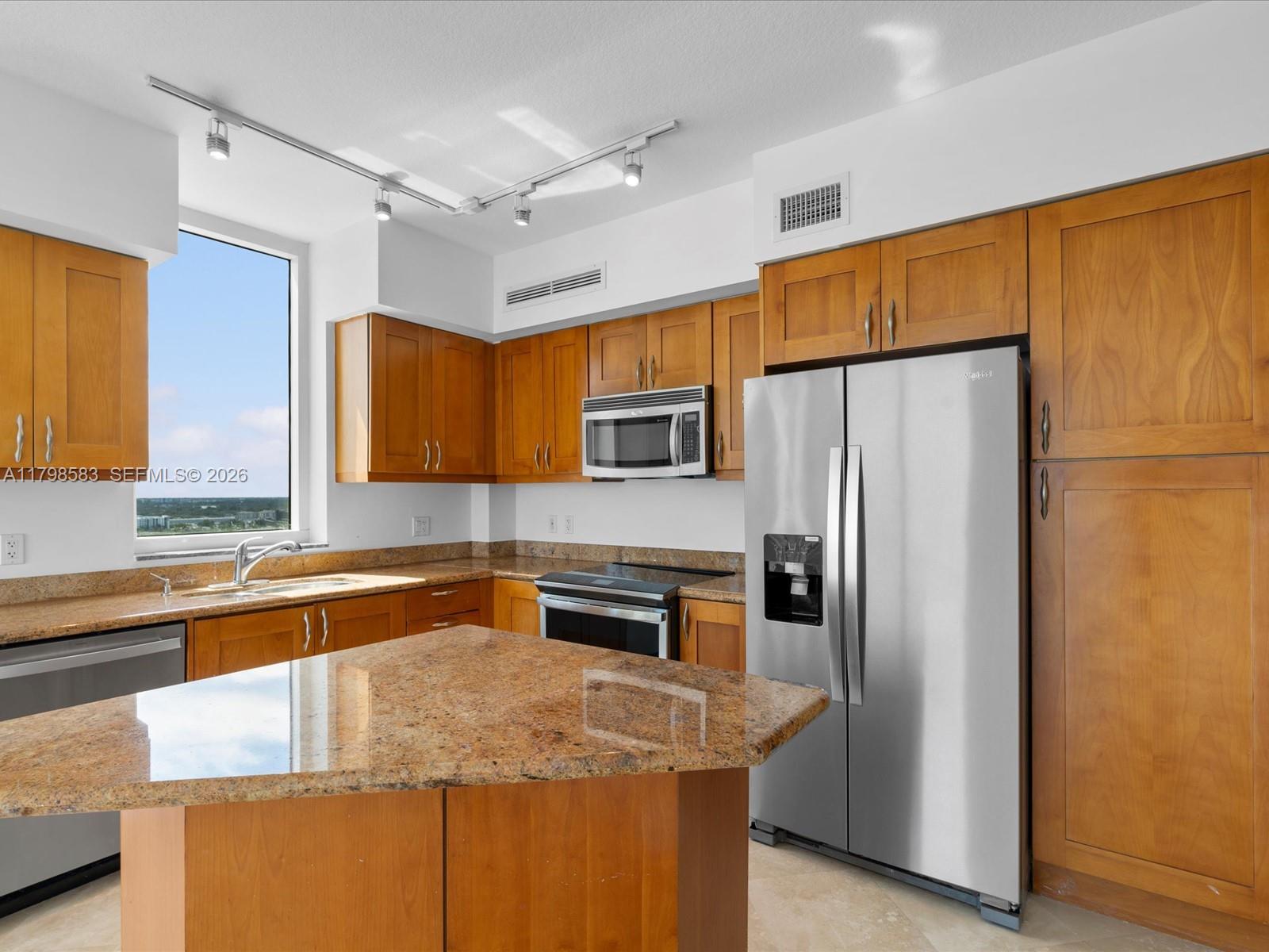 DUO CONDOMINIUM WEST - Residential