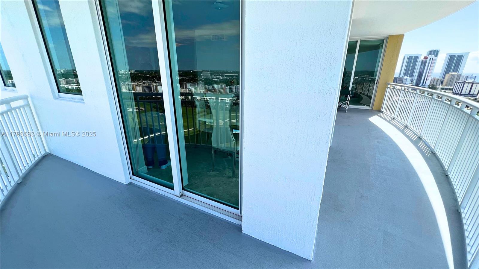 DUO CONDOMINIUM WEST - Residential