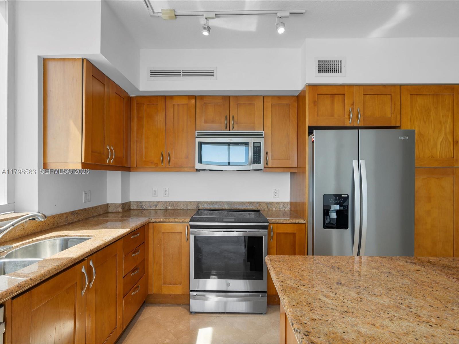 DUO CONDOMINIUM WEST - Residential