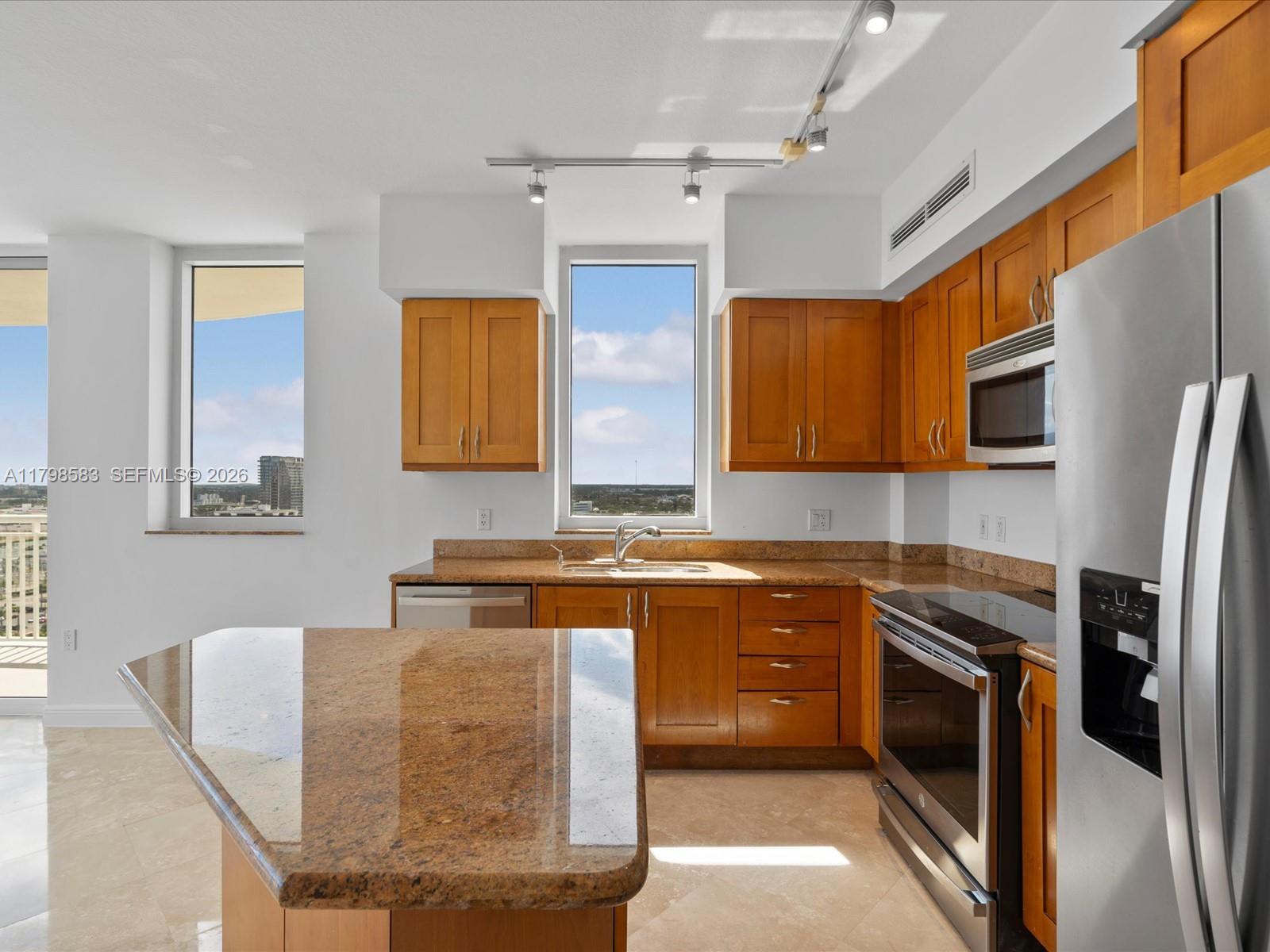 DUO CONDOMINIUM WEST - Residential