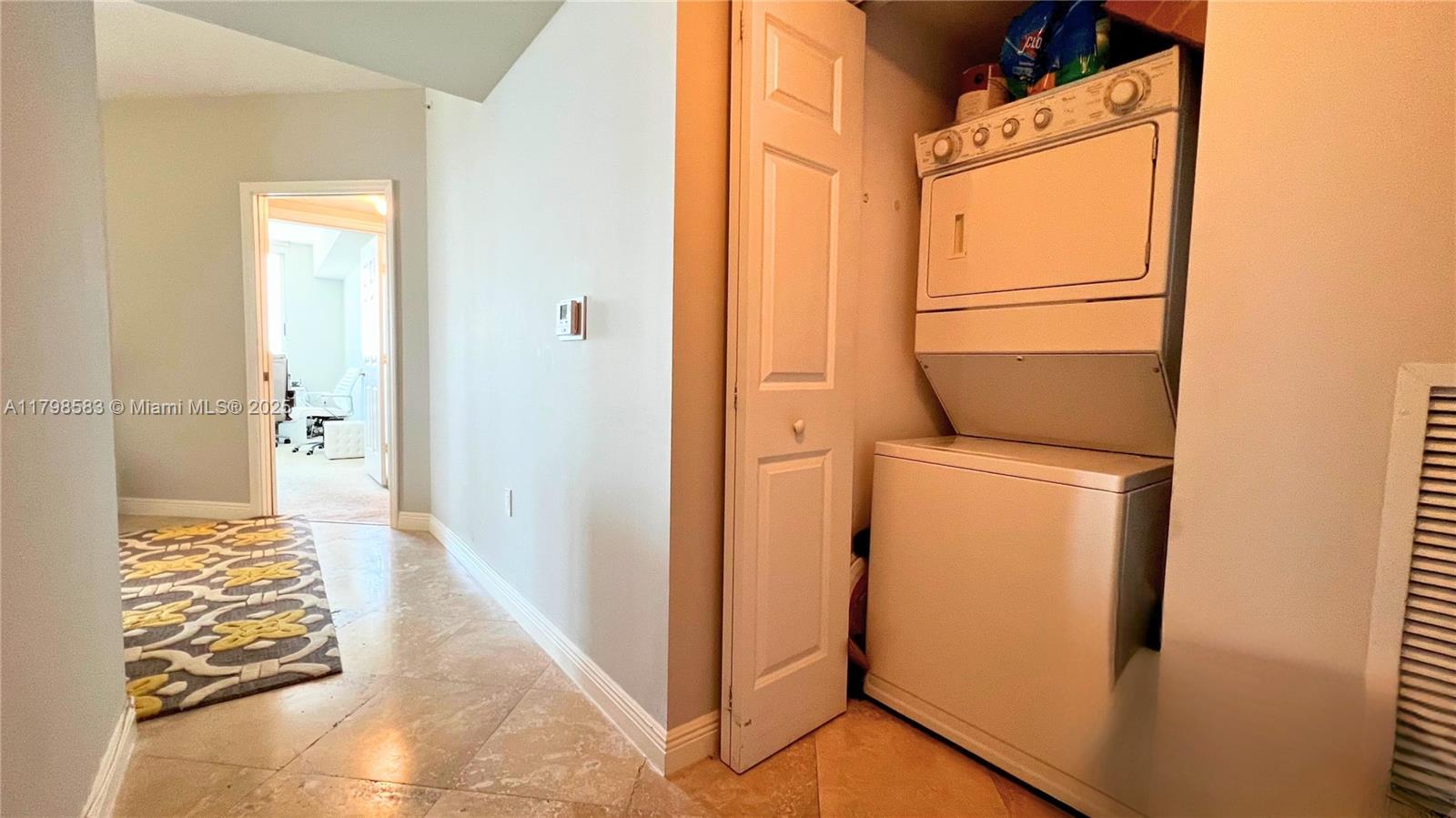 DUO CONDOMINIUM WEST - Residential