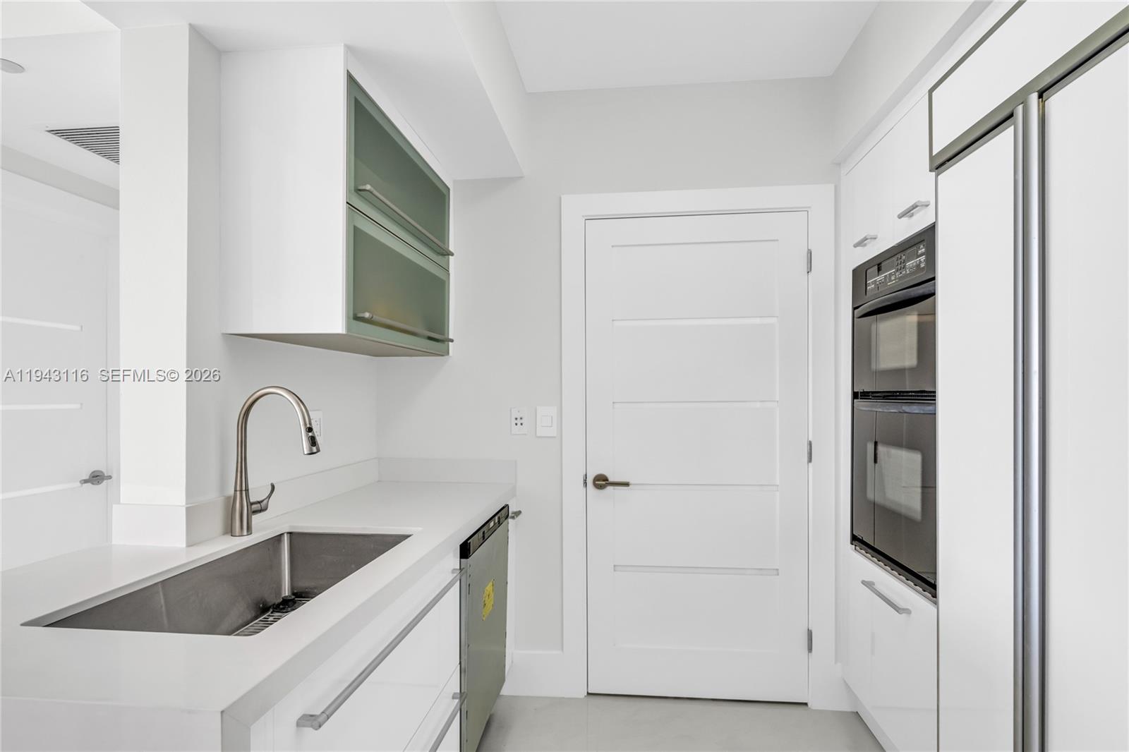 18911 Collins Ave 1003