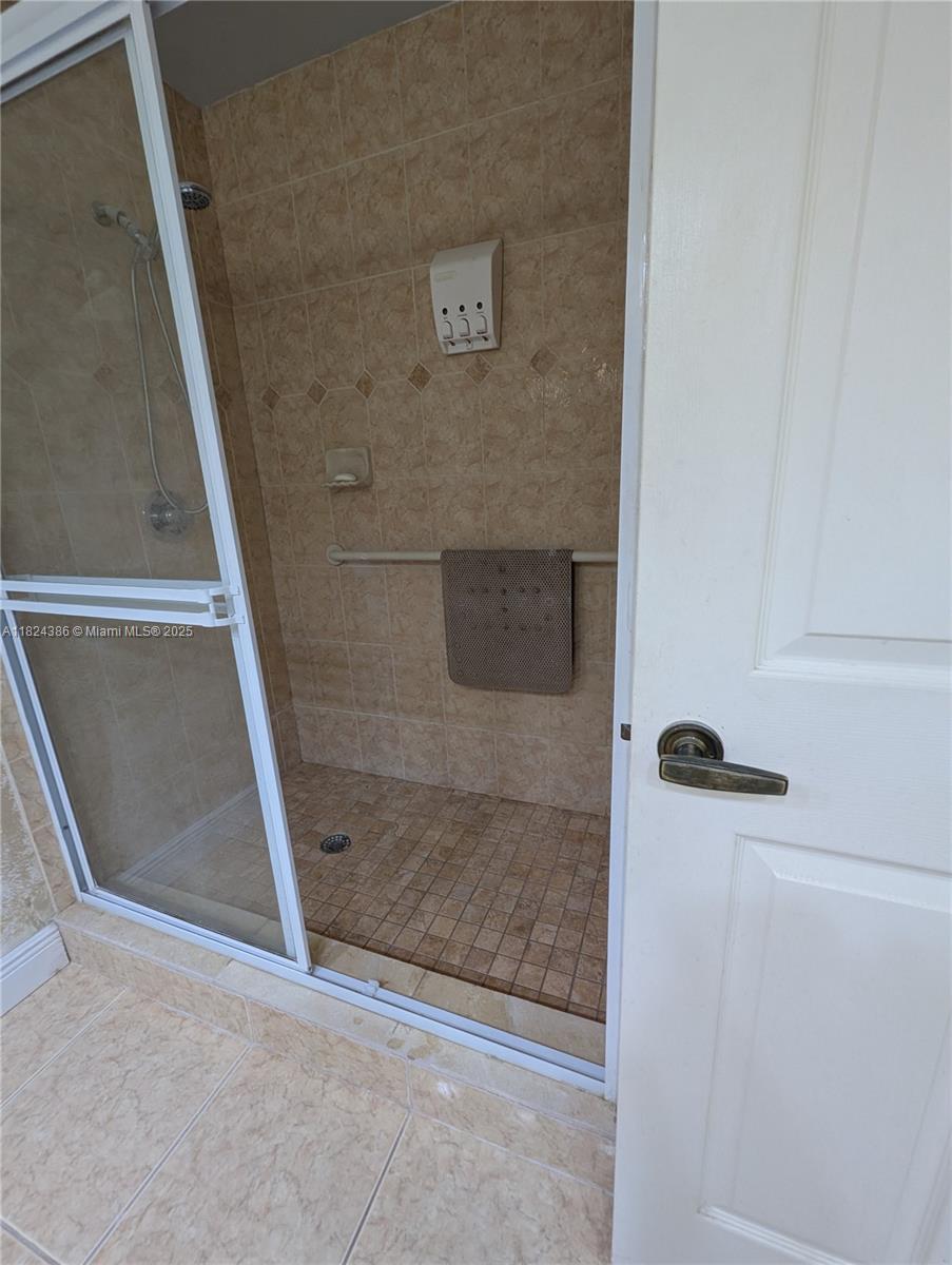 KEYS-GATE NO 1 - Residential