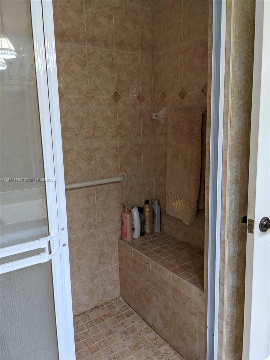 KEYS-GATE NO 1 - Residential