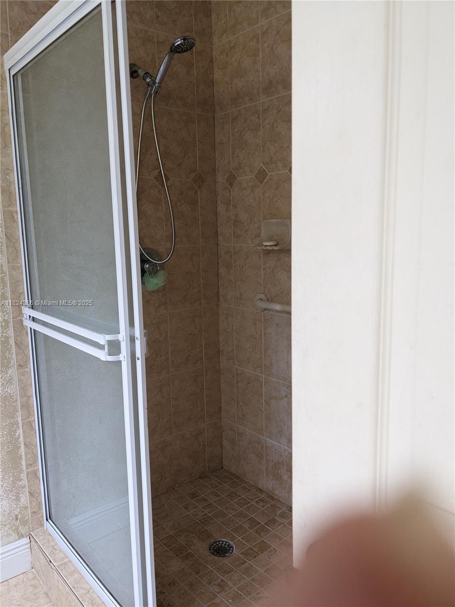 KEYS-GATE NO 1 - Residential