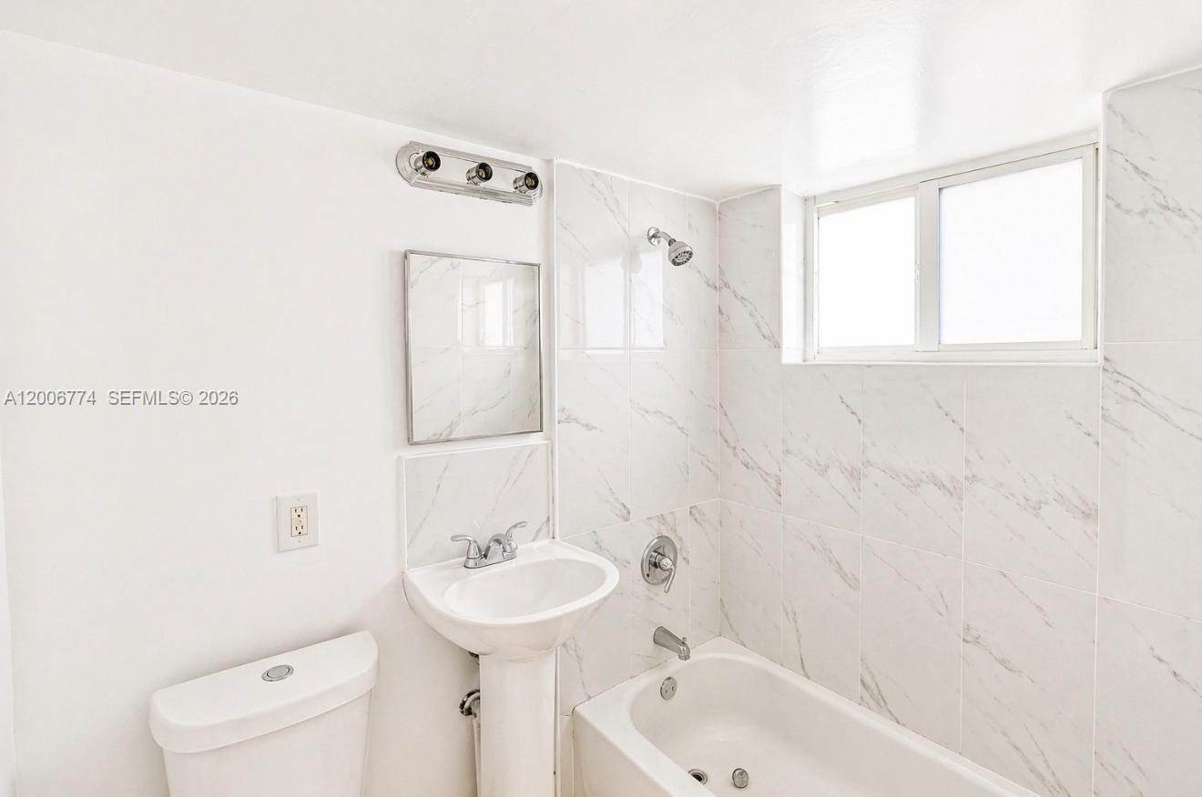 WINONA PARK - Residential Lease