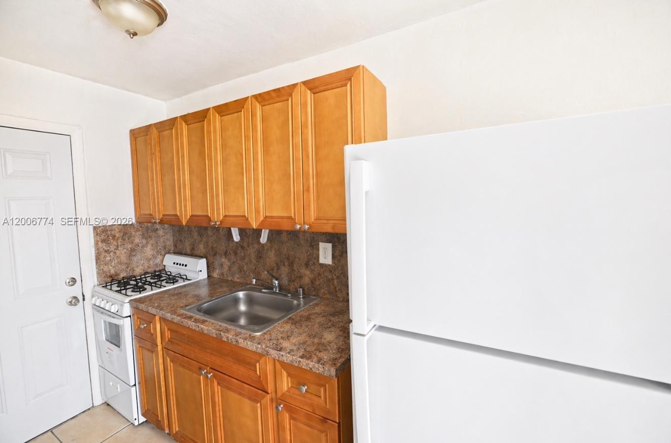 WINONA PARK - Residential Lease