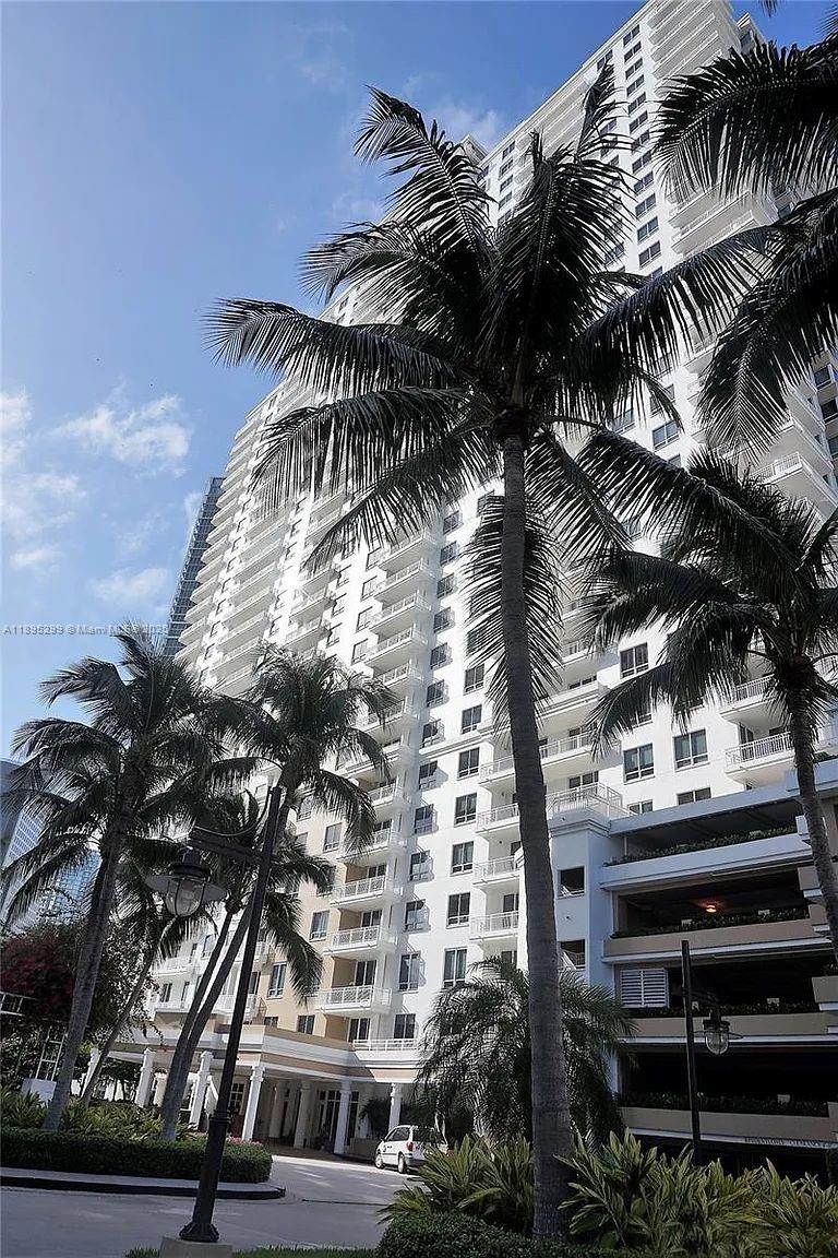 COURTS BRICKELL KEY CONDO - Residential