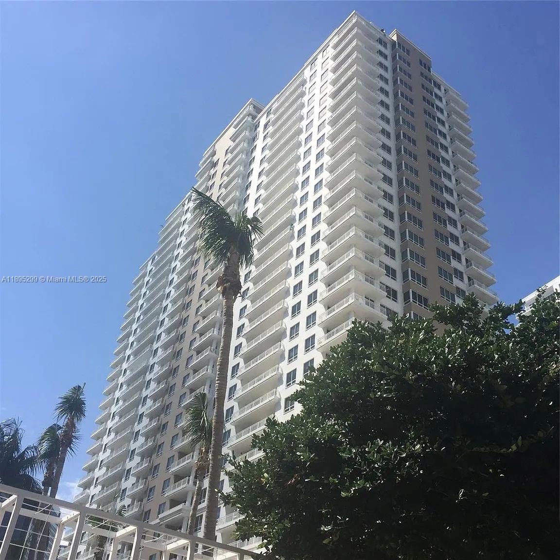 COURTS BRICKELL KEY CONDO - Residential