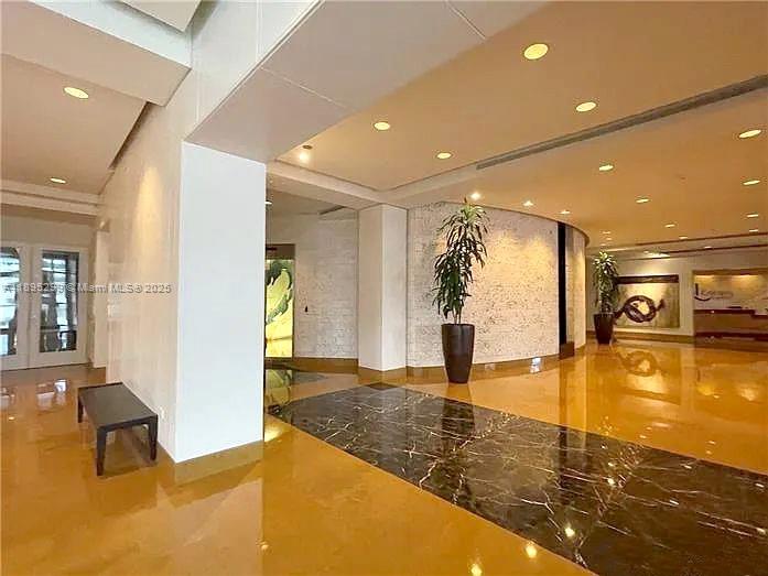 COURTS BRICKELL KEY CONDO - Residential