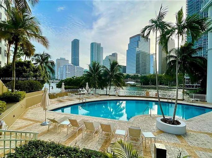 COURTS BRICKELL KEY CONDO - Residential