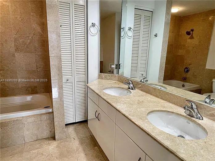 COURTS BRICKELL KEY CONDO - Residential