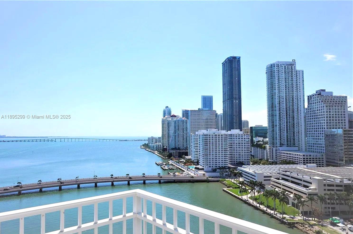 COURTS BRICKELL KEY CONDO - Residential