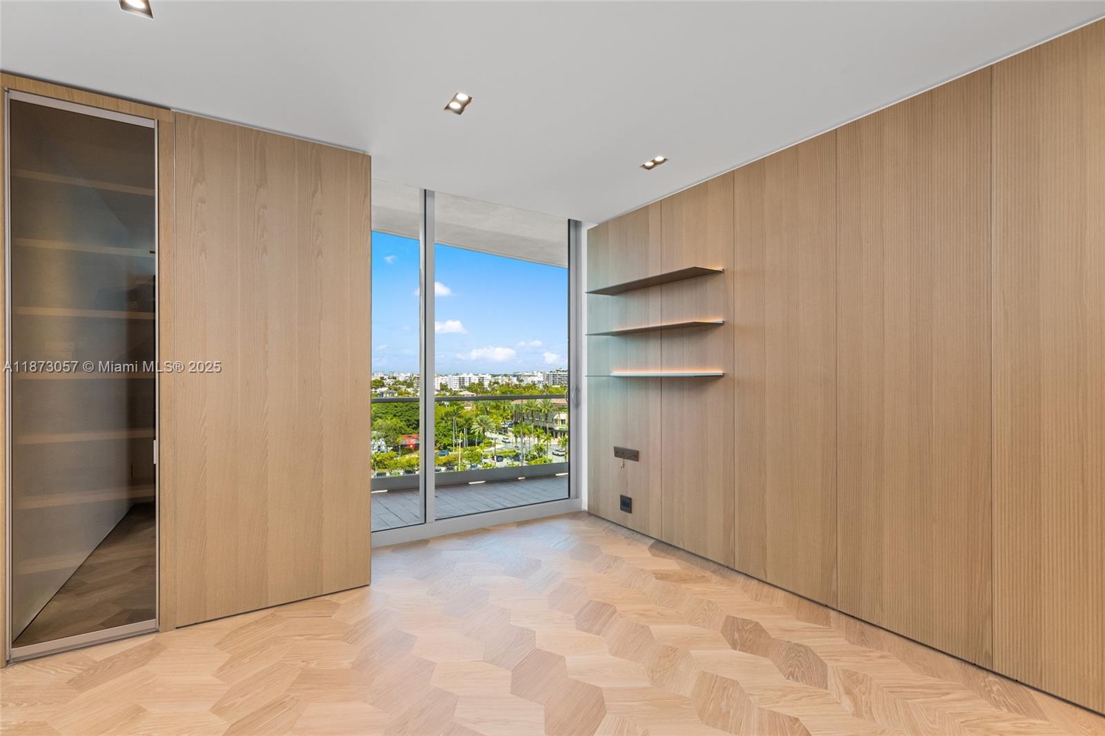 ALTOS DEL MAR NO. 5 - Residential