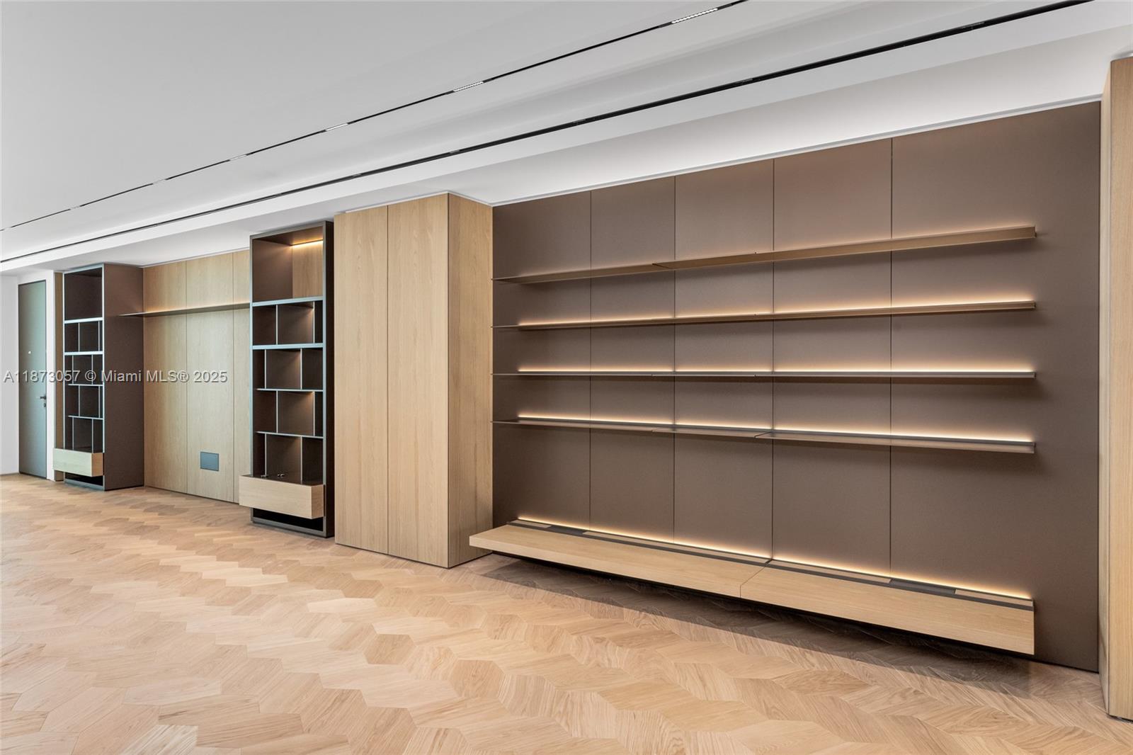 ALTOS DEL MAR NO. 5 - Residential