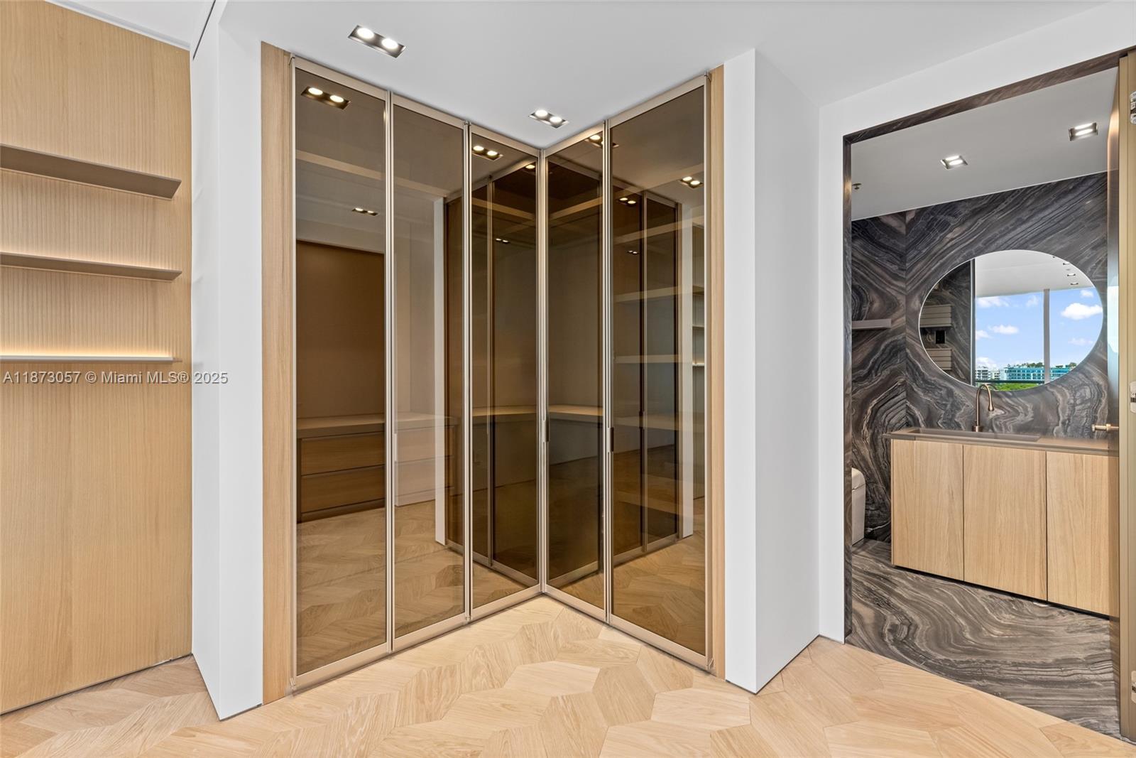 ALTOS DEL MAR NO. 5 - Residential