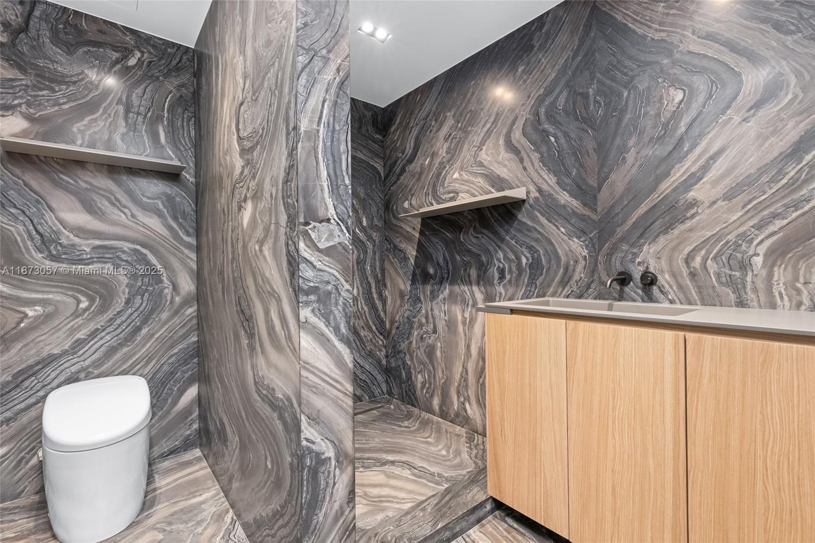 ALTOS DEL MAR NO. 5 - Residential