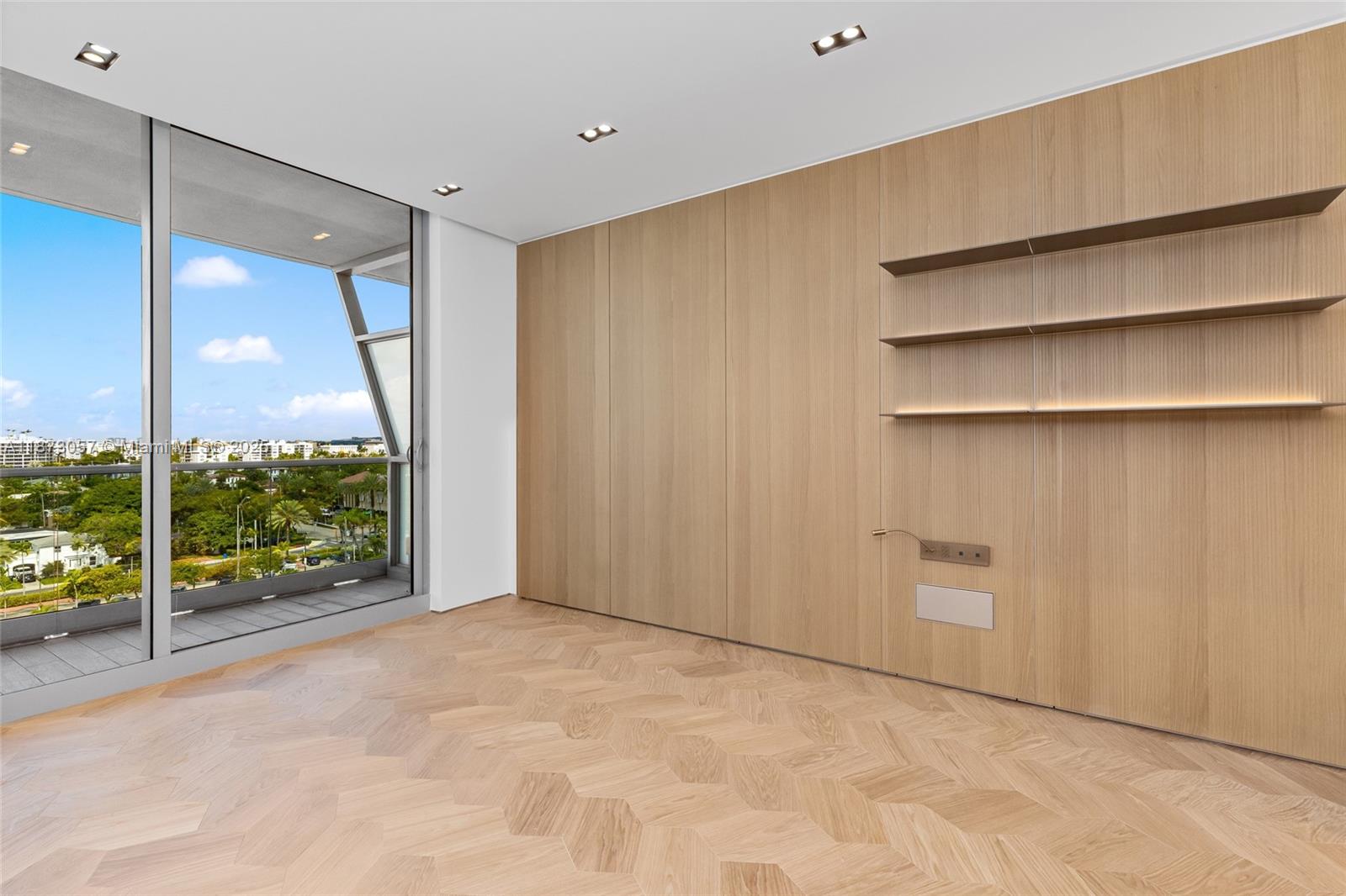 ALTOS DEL MAR NO. 5 - Residential