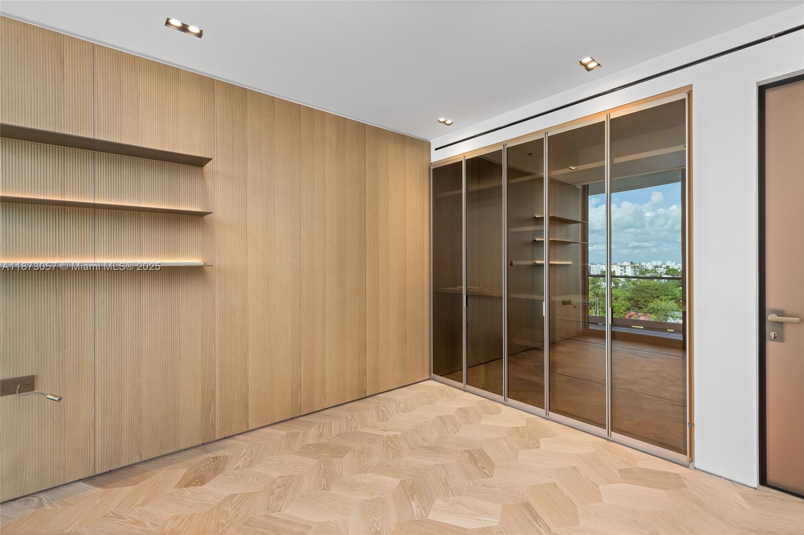 ALTOS DEL MAR NO. 5 - Residential