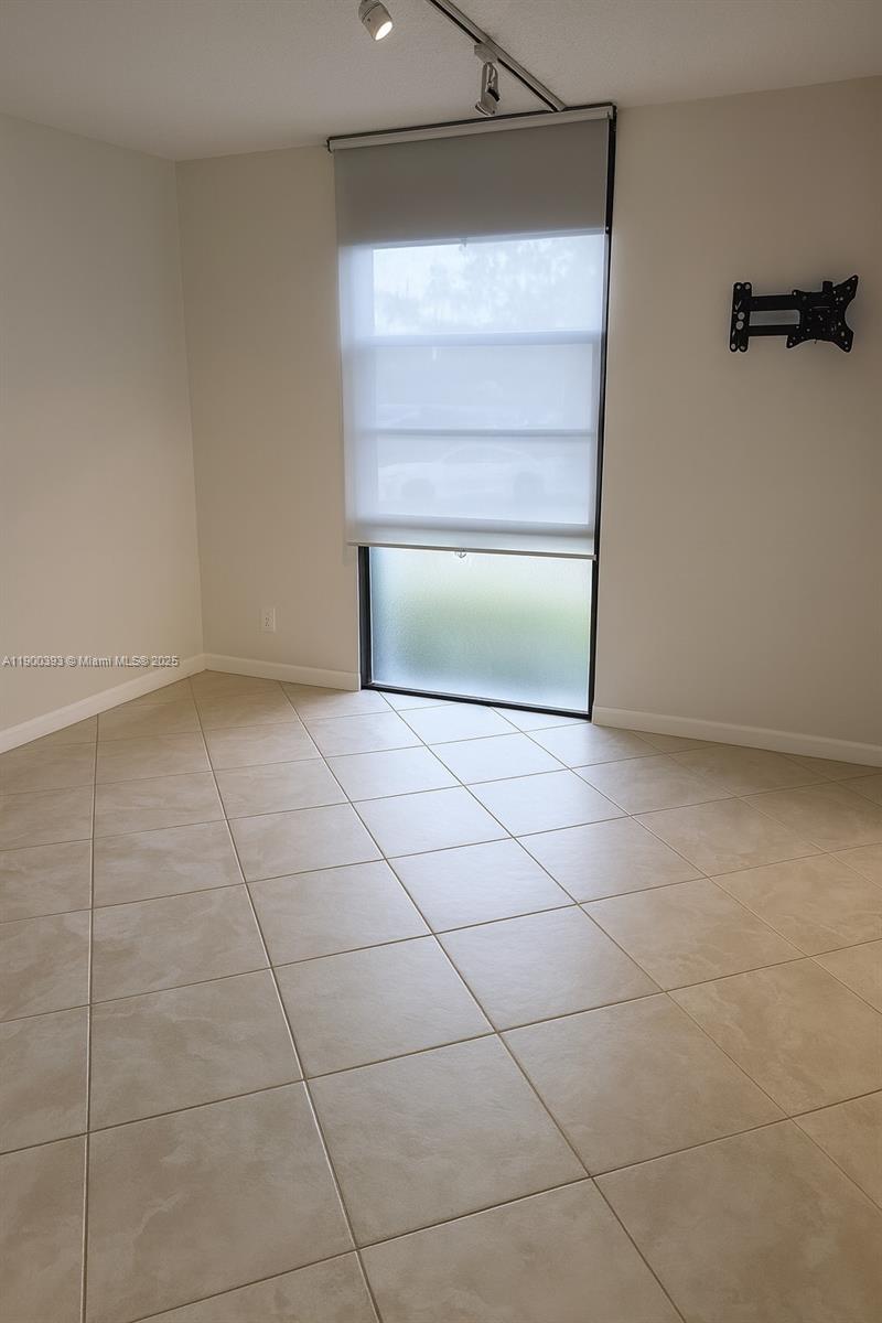 ENSENADA CONDO BLDG E-I - Residential