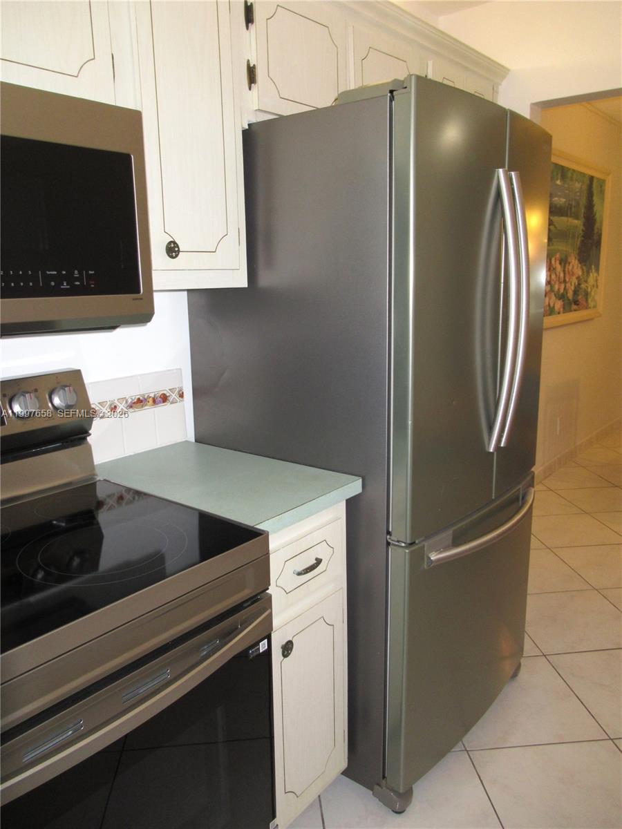 CASA PARADISO CO-OP - Residential Lease