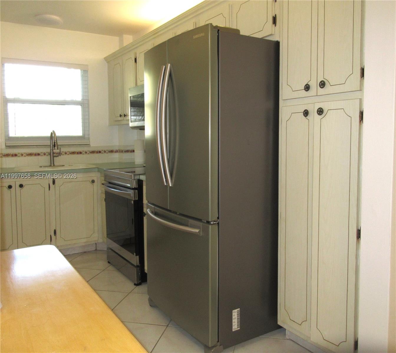 CASA PARADISO CO-OP - Residential Lease