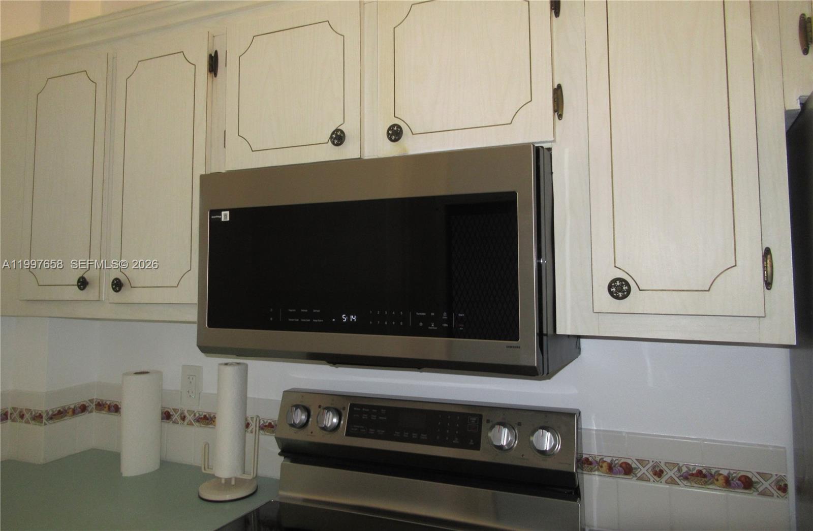 CASA PARADISO CO-OP - Residential Lease