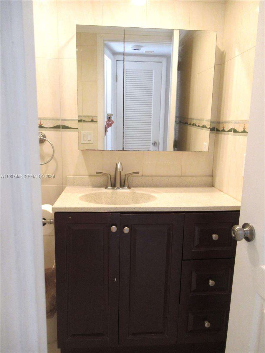 CASA PARADISO CO-OP - Residential Lease