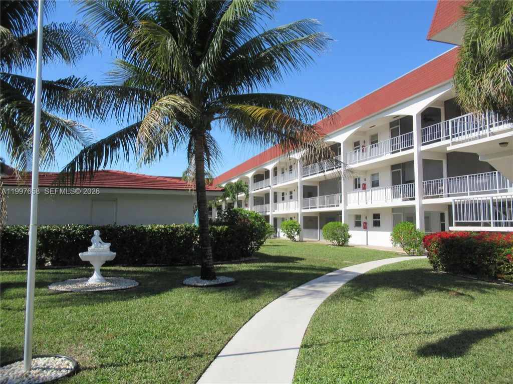 Photo of 580 Egret Dr #214, Hallandale Beach, FL 33009 (MLS # A11997658)