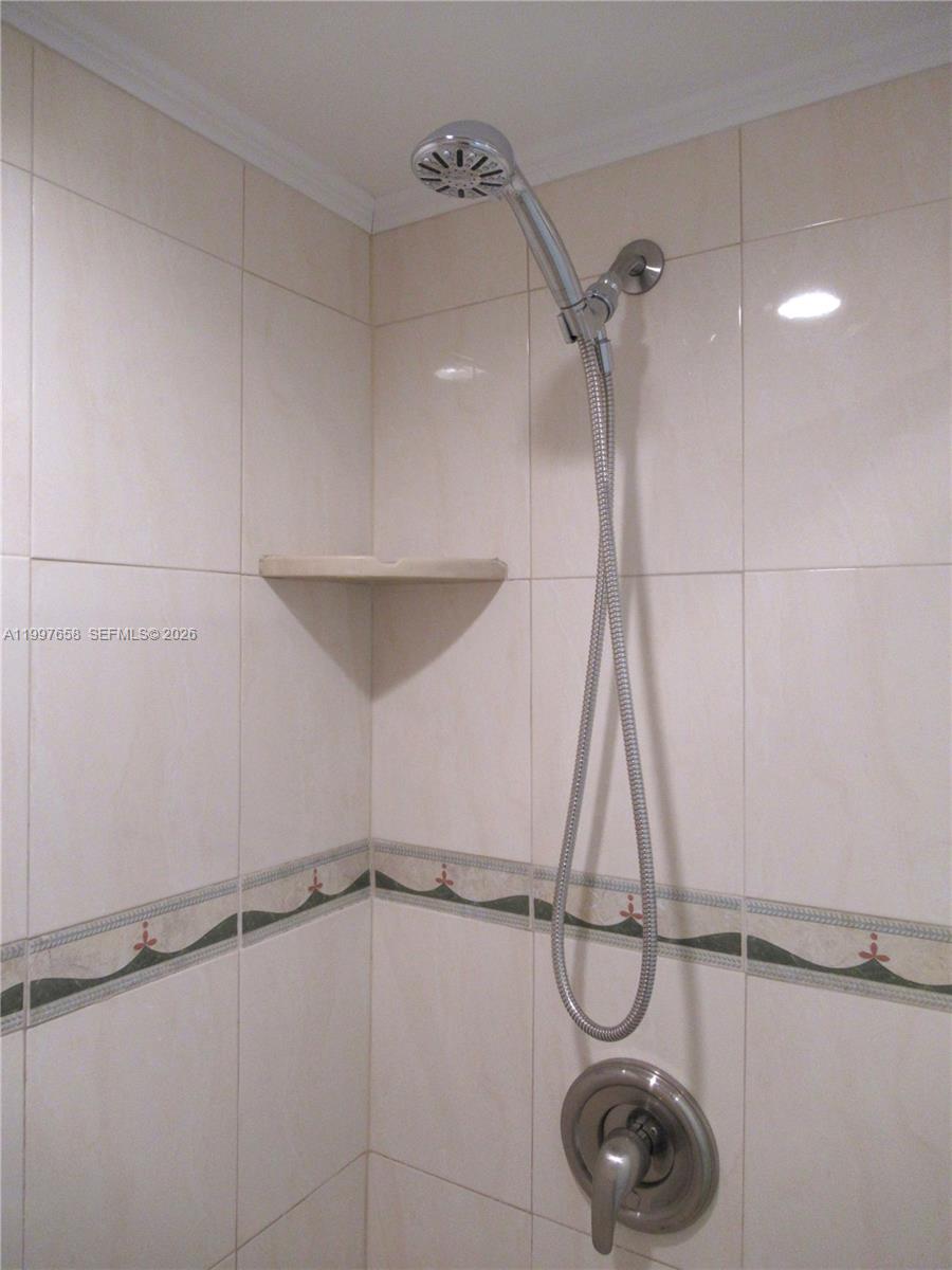 CASA PARADISO CO-OP - Residential Lease