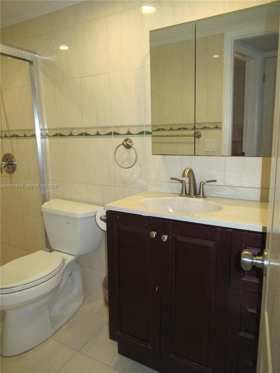 CASA PARADISO CO-OP - Residential Lease