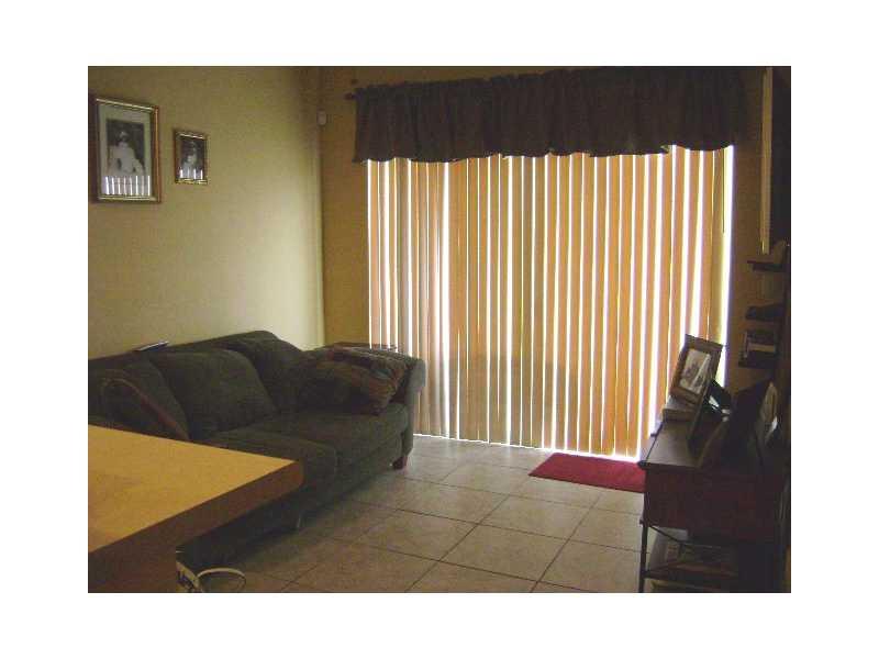 Huge Townhouse in Homestead for Rent. 4 Bedrooms 3 Bathrooms. Gated Community with pool and security guard. Close to Everything. Easy to Show. Call listing agent. . Thank you for showing and God Bless.