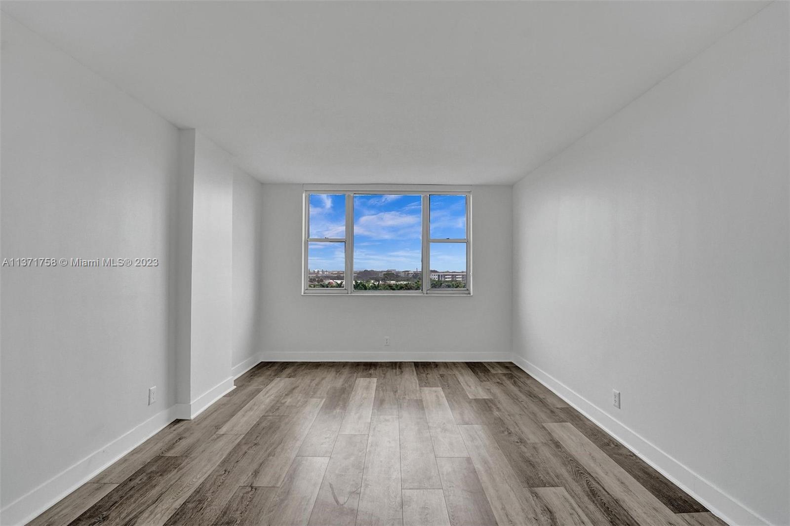 Photo 5 of 13 of 4400 Hillcrest Dr 618B condo