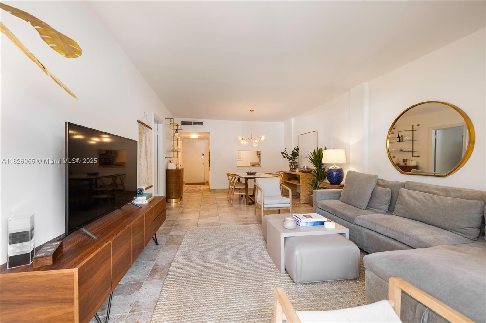 100 Edgewater Dr 104