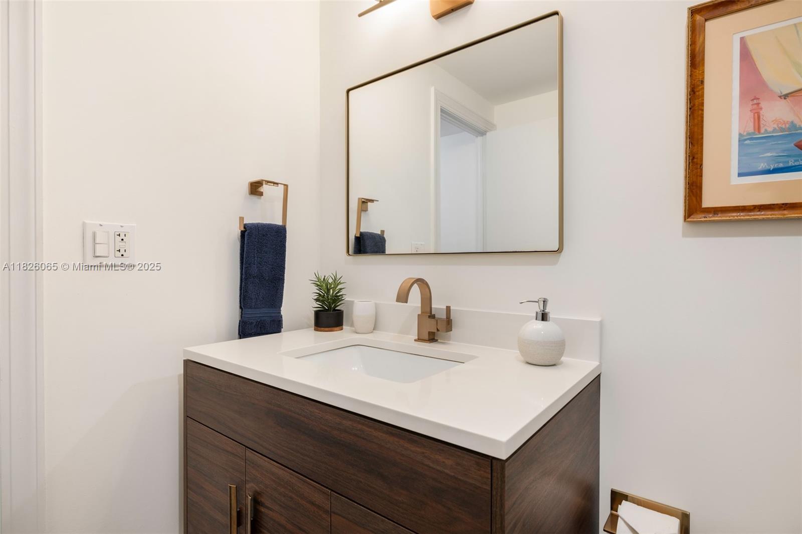 100 Edgewater Dr 104